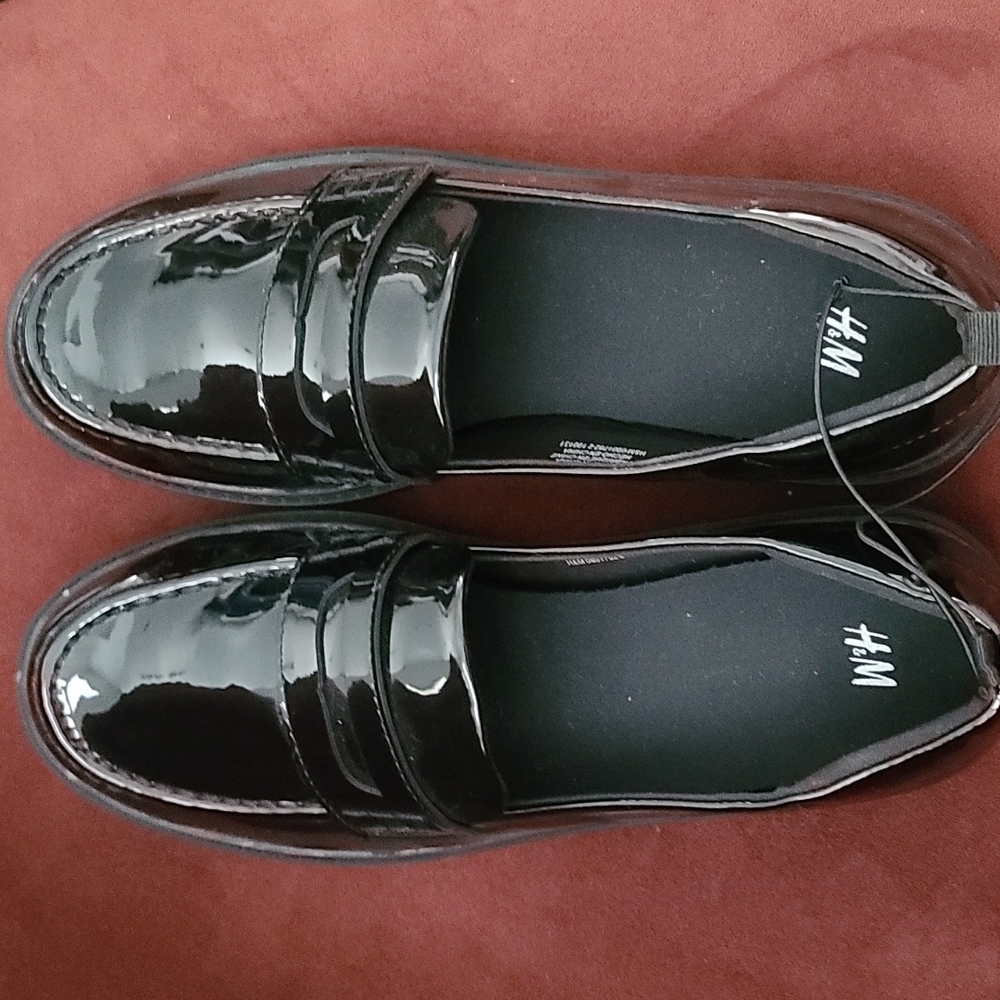 Girls Black Patent Loafer Size 4 EU 36 NWT